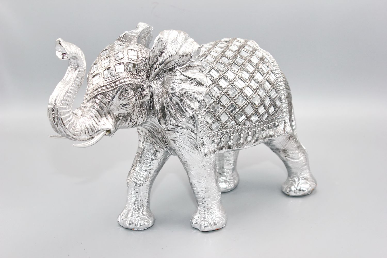 Elefant Hilda, Polyresin Silber ca. 36,5x15,5x27 cm