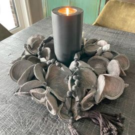 Badam Kranz grey-wash