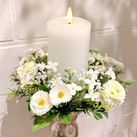 Dekokranz Bellis weiß