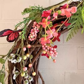 Girlande mit Blumen & Schmetterlingen