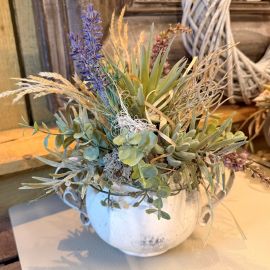 Rustikaler Lavendel- & Sukkulententraum