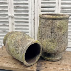 Rustikaler Übertopf mit Patina