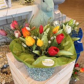 Tulpenstrauß rot/orange mit echtem Heidelbeerkraut