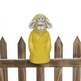 Zaunfigur Schaf im Regenmantel gelb