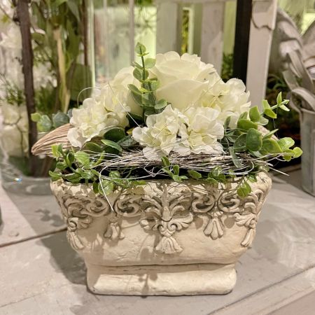 Blumenarrangement cream im Valo Topf