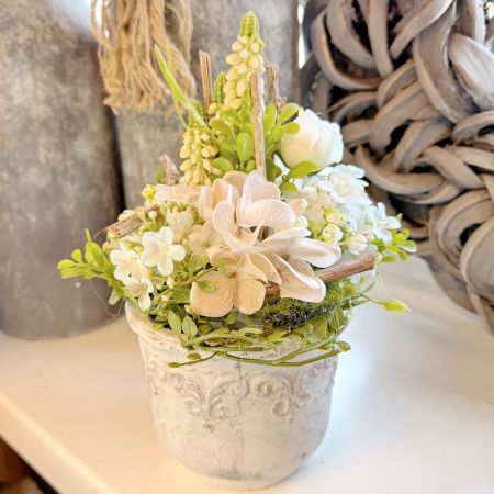 Blumengesteck cream im Valo Topf