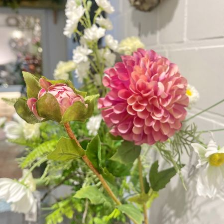 Dahlienzweig rosa