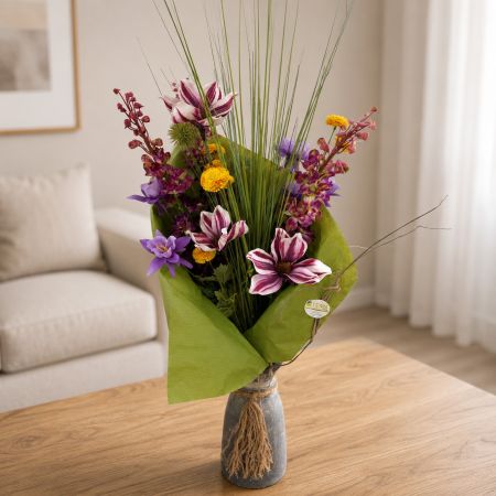 Gebundener Blumenstrauß lila
