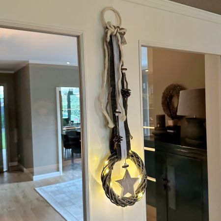 Kranz zum Hängen mit Stern inkl. LED Beleuchtung mit Timer