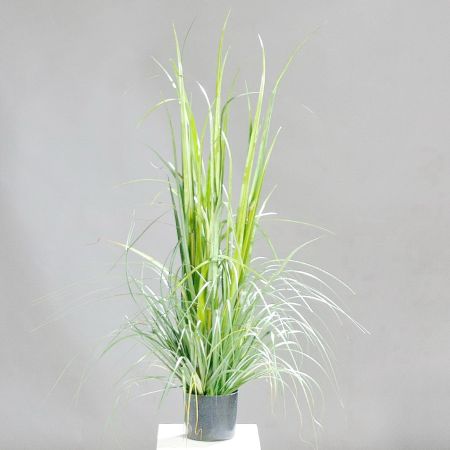 Künstliches Gras im Topf