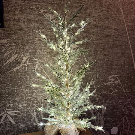 LED Schneetannenbaum im Jutesack