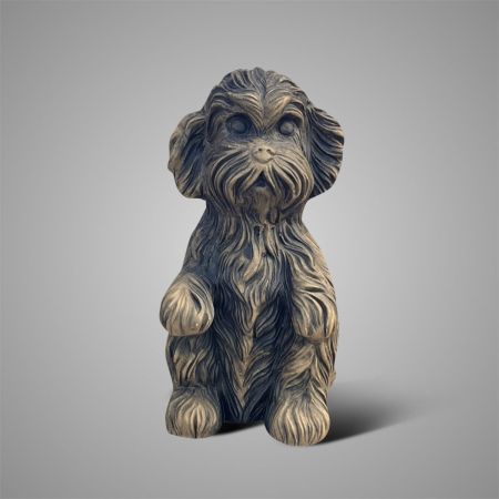 Sitzender Hund Majestic braun