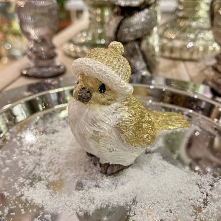 Wintervogel mit Pudelmütze weiß/gold