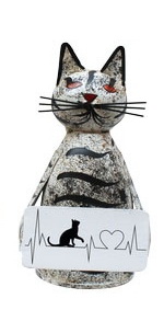 Zaunhocker Katze schwarz/weiß 'Herzschlag'